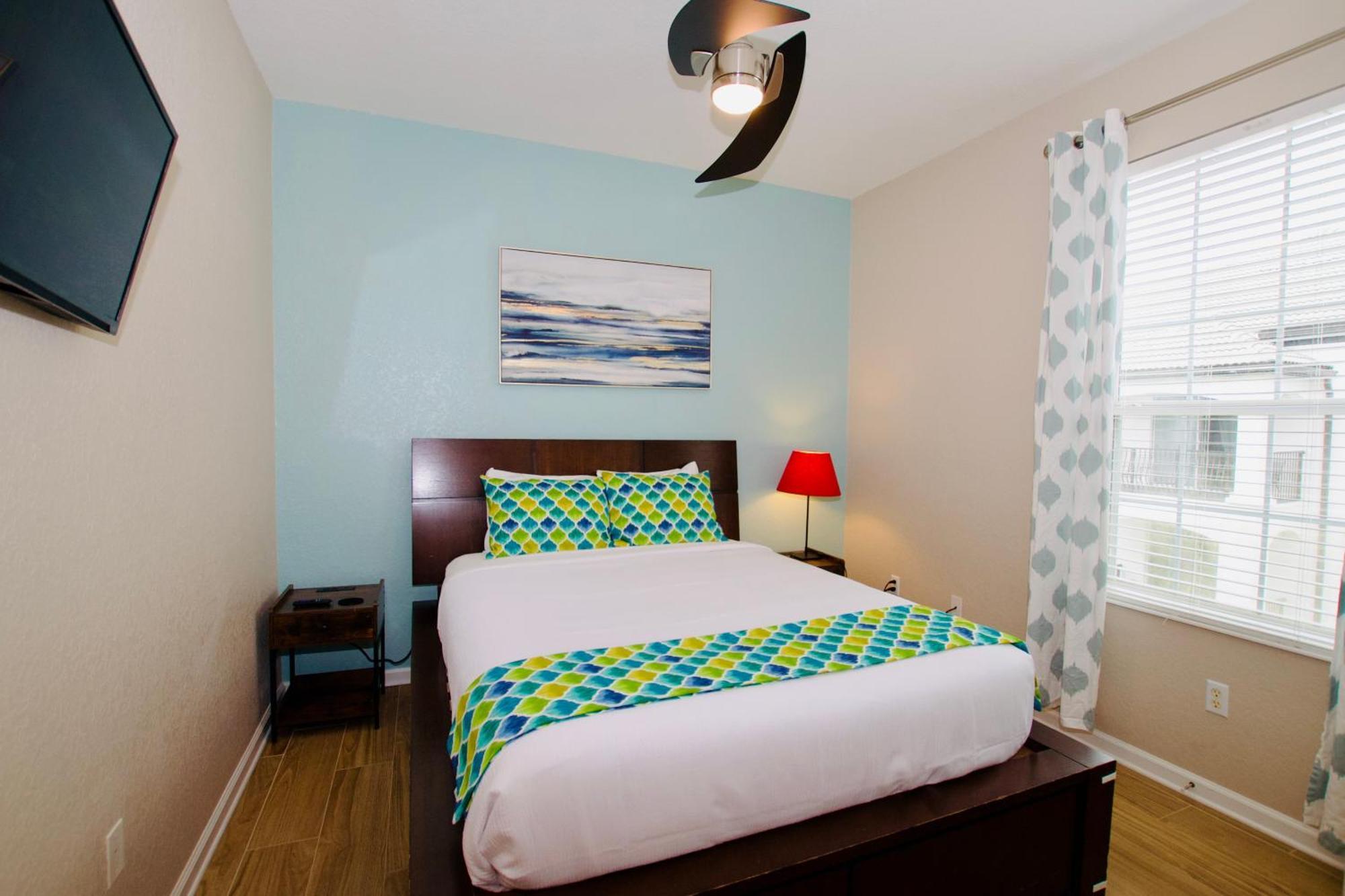 Vista Cay Standard 3 Bedroom Penthouse Apartment