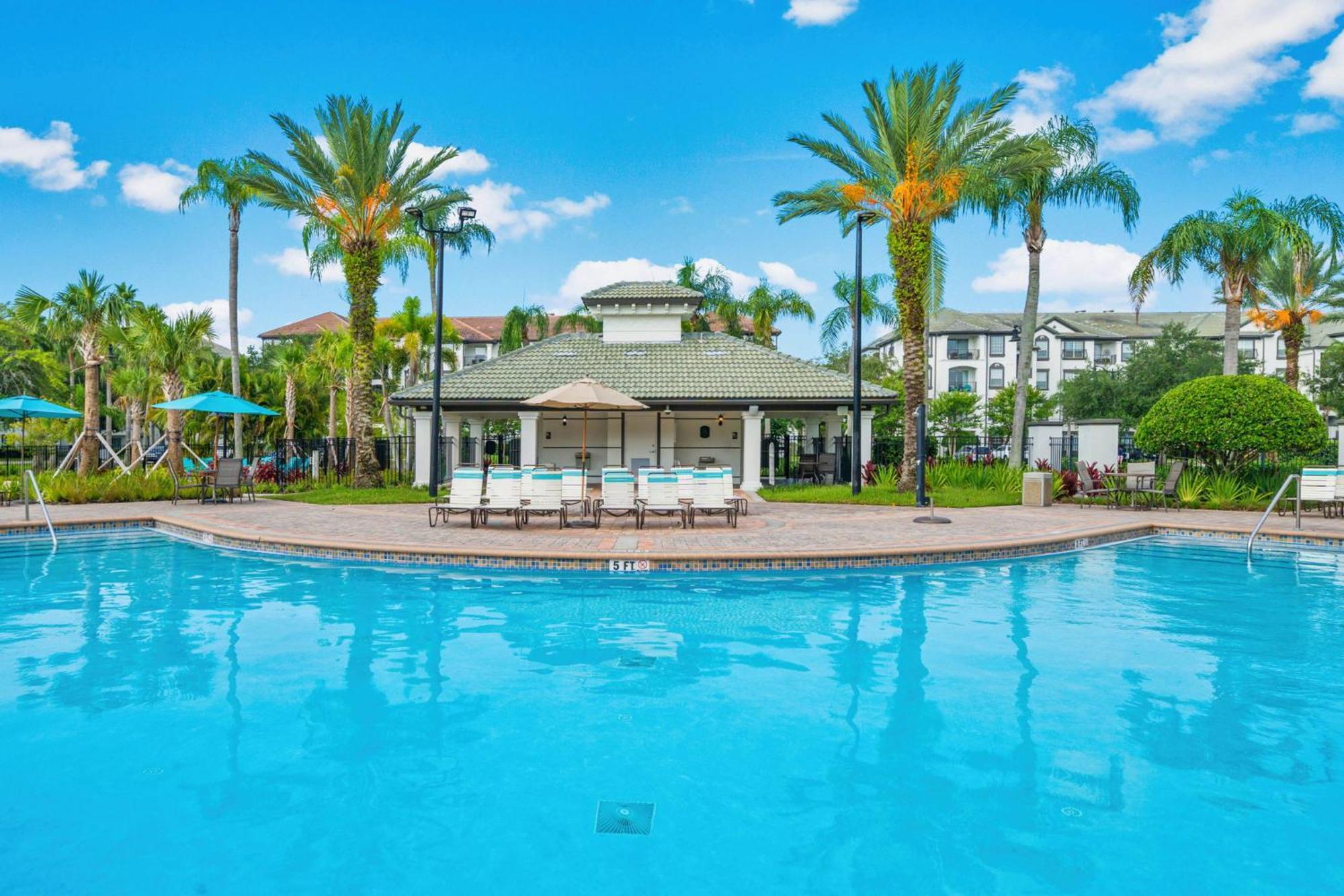 Vista Cay Standard 3 Bedroom Penthouse Apartment *